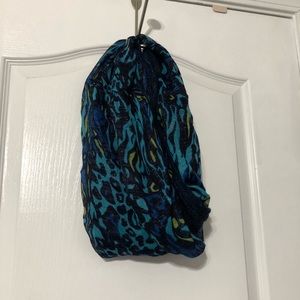REVERSIBLE INFINITY SCARF